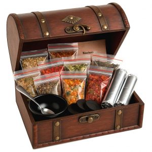 Hexenkiste mit Räucherwerk und Zubehör